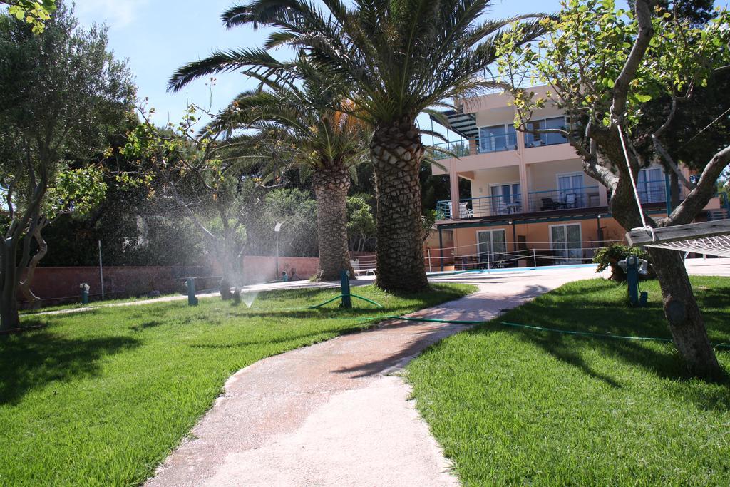 Apartments Vravrona Loútsa Exterior foto